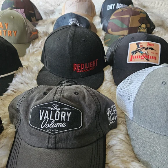 Lot of 16 Country Music Women display picture 1
